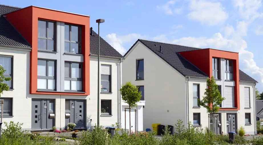 townhomes white red