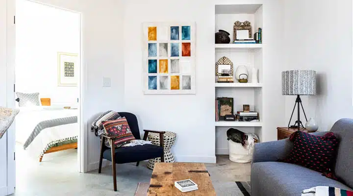 A living room filled with lots of furniture