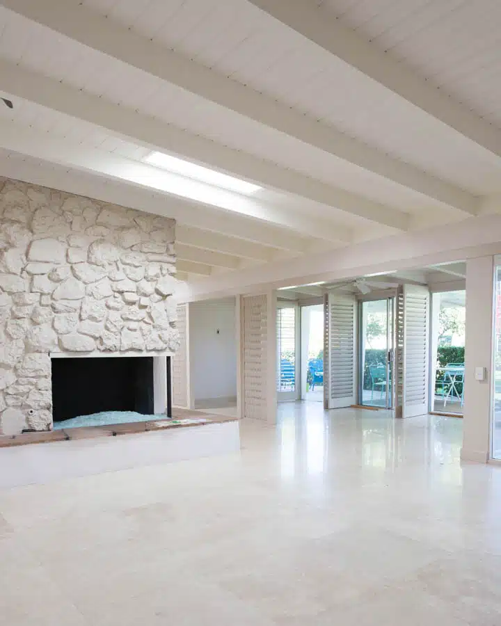 A room filled with furniture and a fireplace