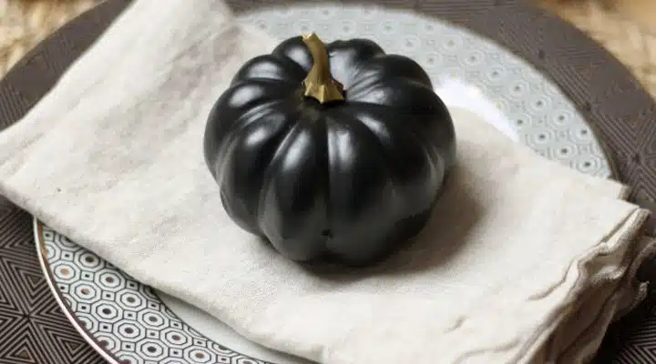 A cake sitting on top of a table