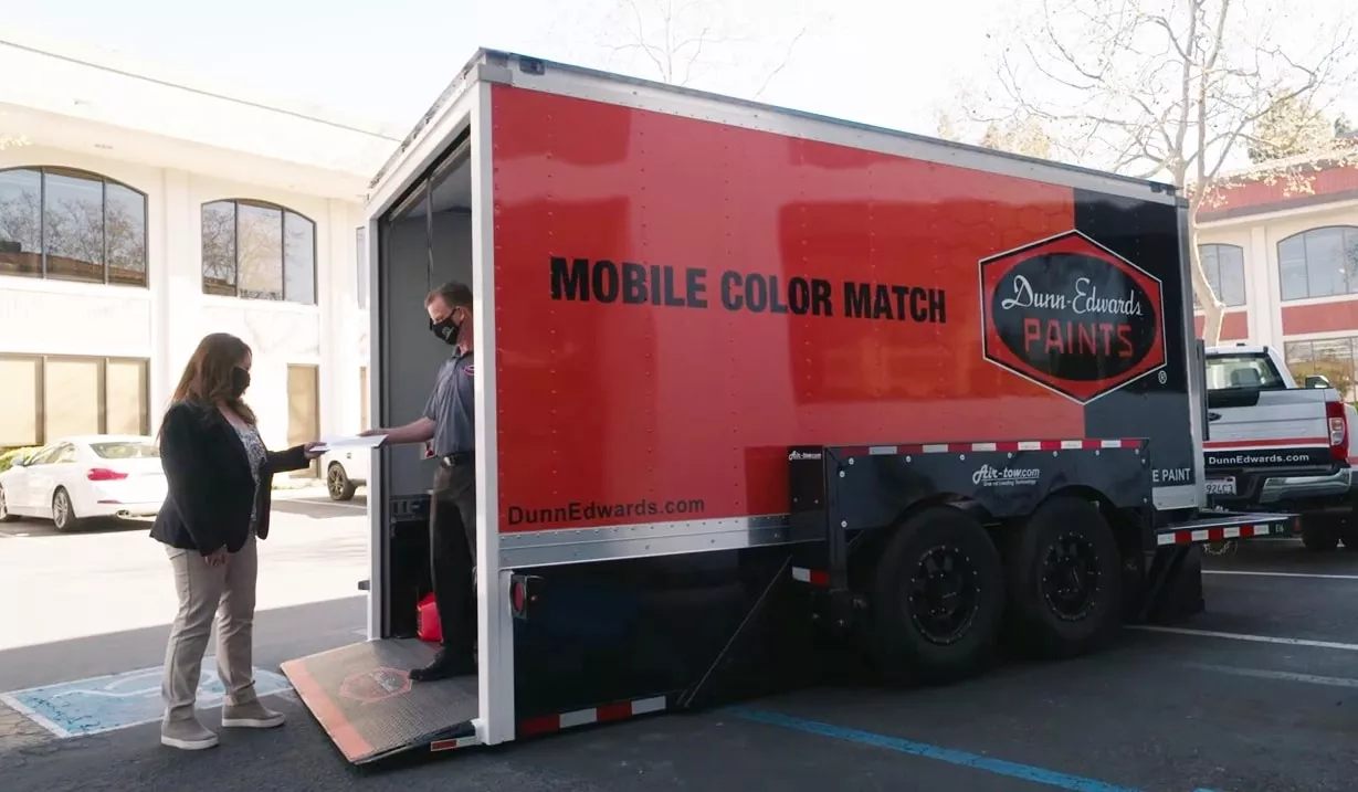 Dunn-Edwards mobile color match unit