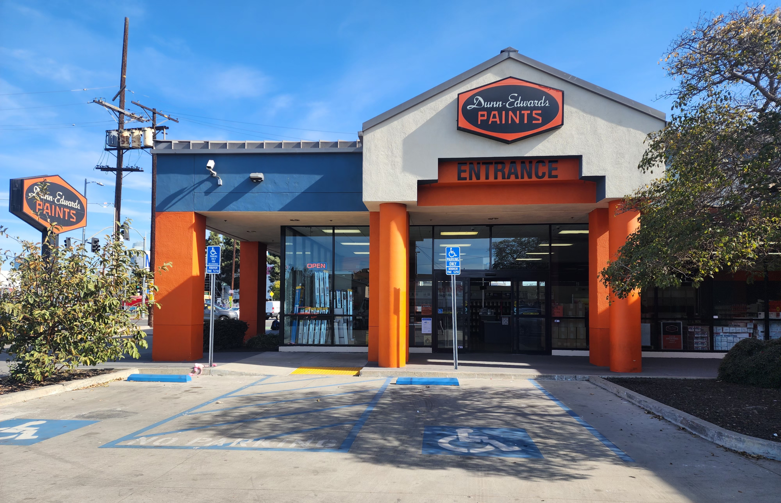 Dunn-Edwards Paint Store in Los Angeles CA 90007