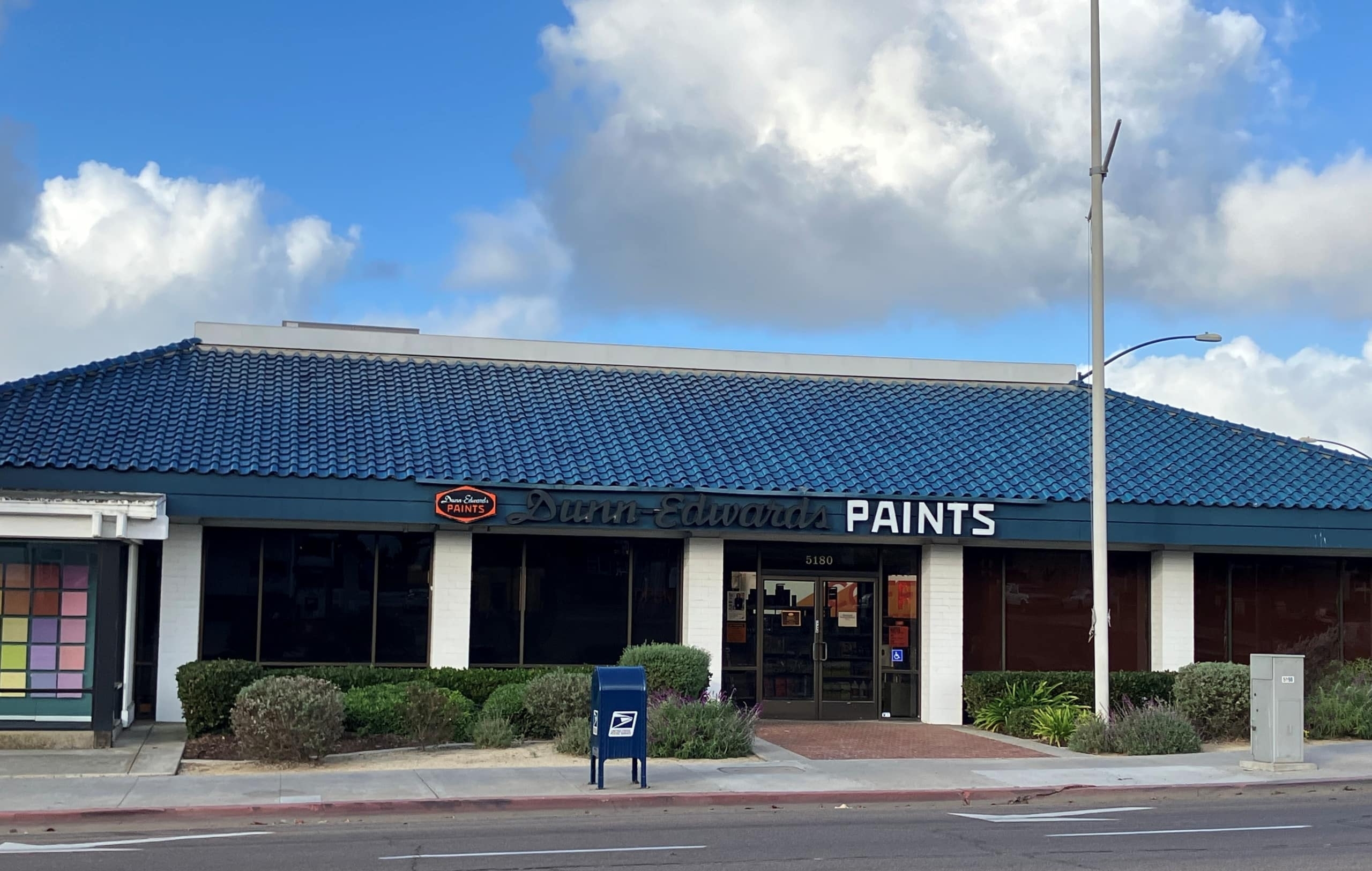 Dunn-Edwards Paint Store in San Diego CA 92109