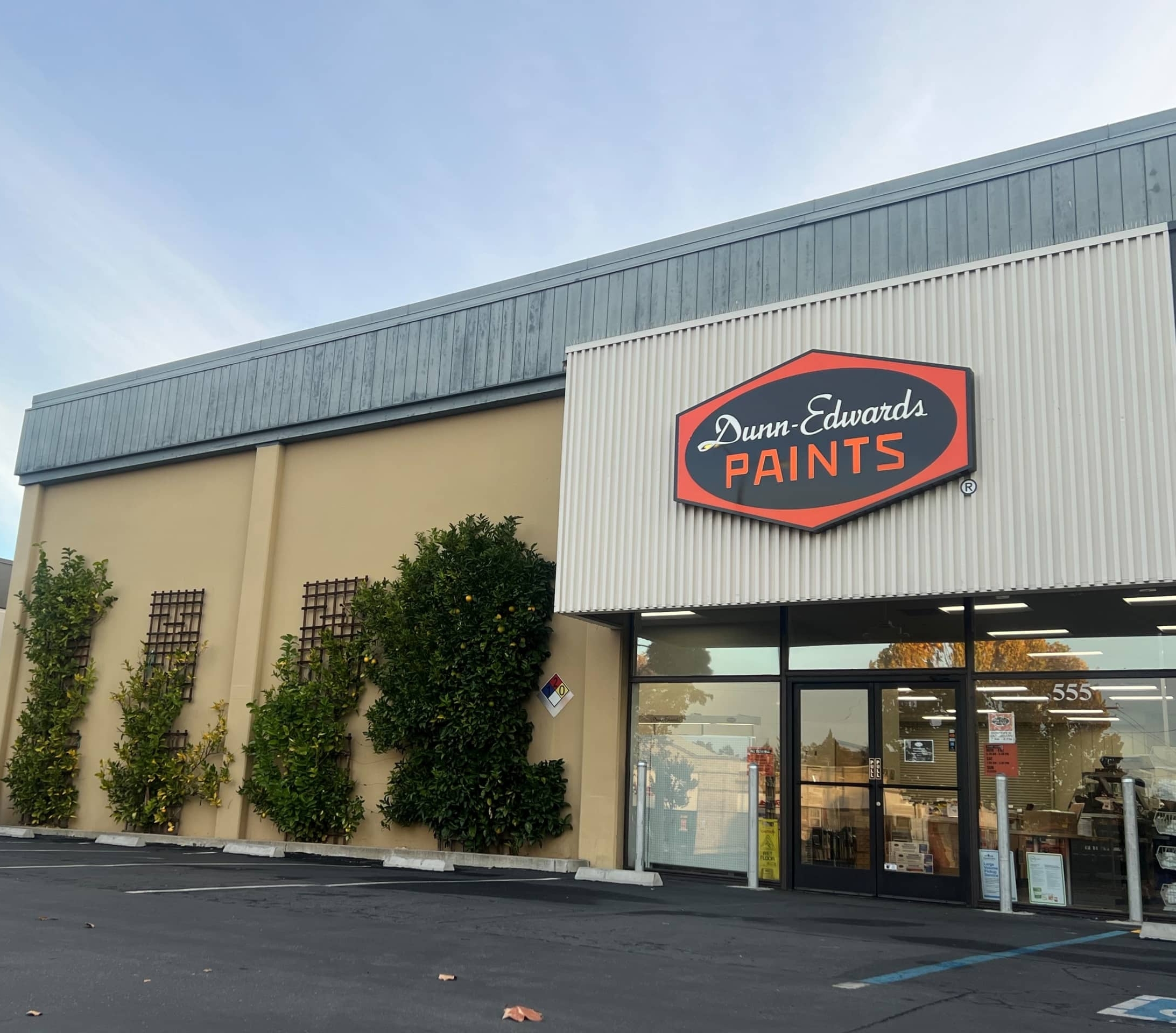 Dunn-Edwards Paint Store in Pleasant Hill CA 94523