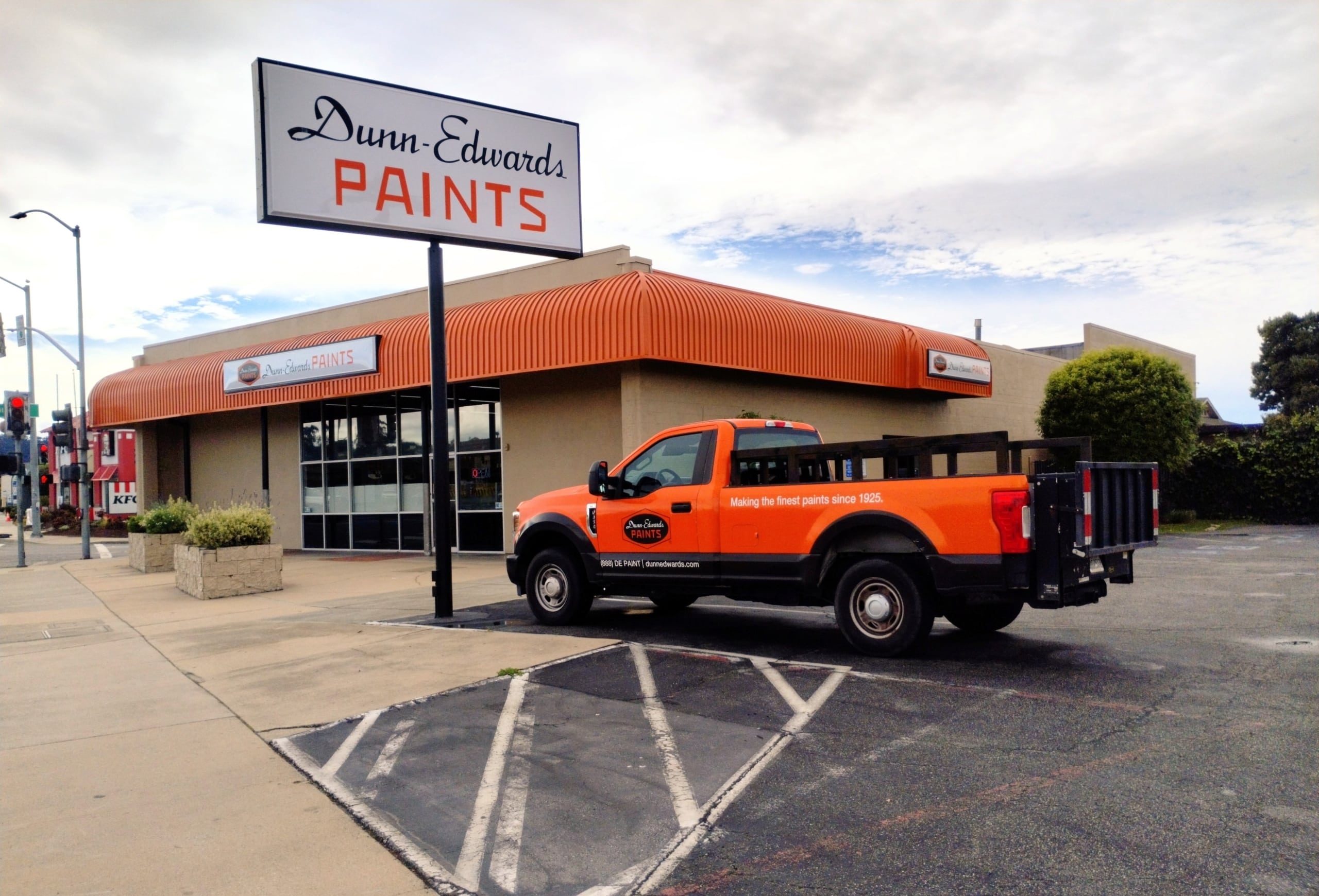 Dunn-Edwards Paint Store in Seaside CA 93955