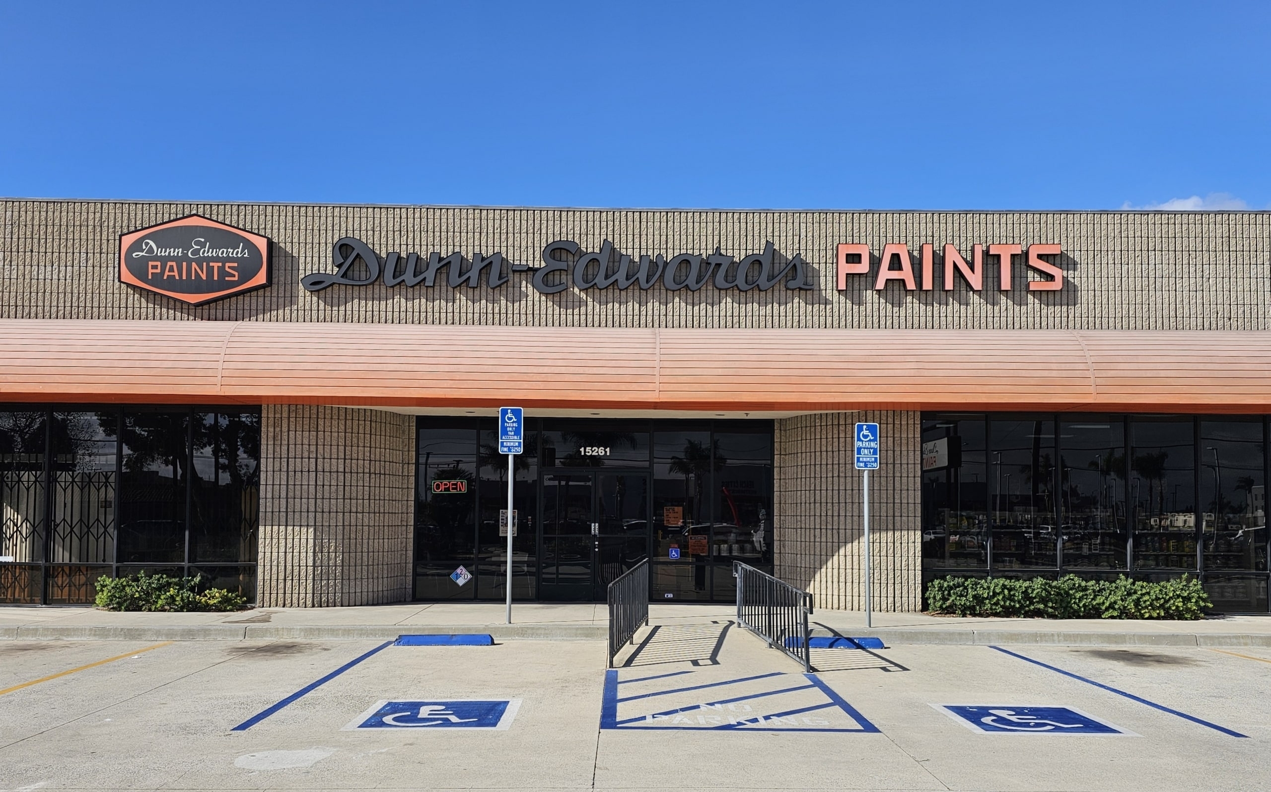 Dunn-Edwards Paint Store in Westminster CA 92683