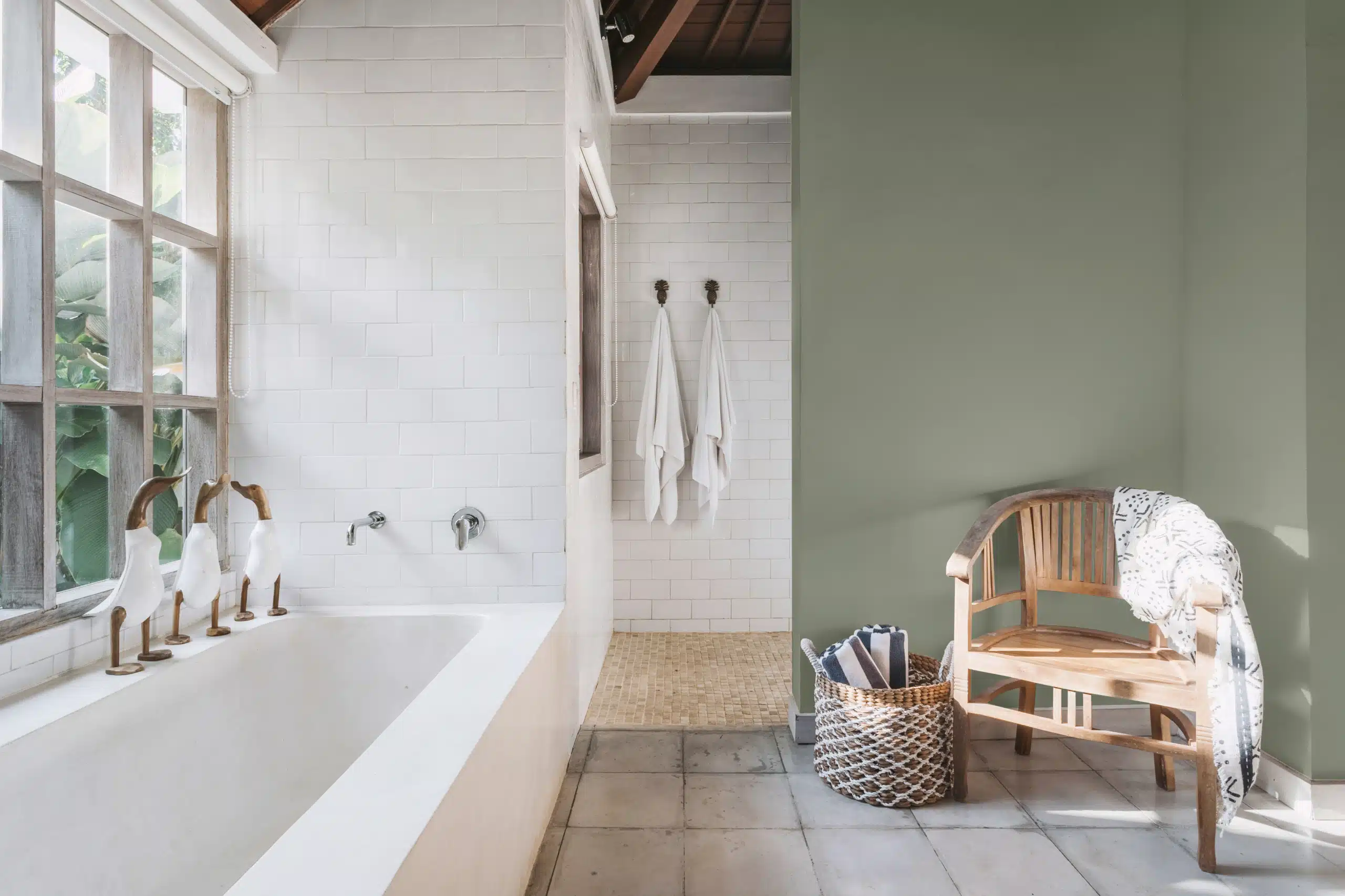 Antique-Coin_Bathroom