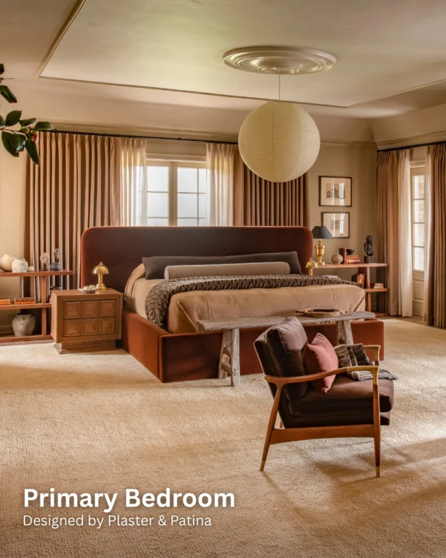The Pasadena Showcase House of Design (@pasadenashowcasehouse) recently concluded its 60th anniversary, and Dunn-Edwards was proud to sponsor this milestone celebration of design, history, and community impact. This year's featured property, the Bauer Estate & Gardens, is a grand Monterey Colonial estate originally designed by renowned architect Reginald D. Johnson in 1928.

Each one of its 18 major rooms featured the work of designers who exclusively used Dunn-Edwards paint and colors for their transformations. Visit the link in our bio to read more about these featured rooms on our website! 🔗

Primary Bedroom by Plaster & Patina (@plasterandpatina)
Historic White (DET653)
Riverbed (DEC767)
Revival Red (DET441)
Black (DEA002)

Flower Room by GEX Designs (@gexdesigns)
Life Aquatic (DET607)

Ladies' Powder Room by Jennifer Bevan Interiors (@jenniferbevaninteriors)
Cellar Door (DEA157)
Chocolate Fix (DEBN80)
Ancient Earth (DE6217)

Guest Bedroom by Billman Designs (@billmandesigns)
Salt Box (DE6141)
Milk Glass (DEW358)
Drifting Downstream (DET605)

Kitchen & Kitchen Great Room by Rachel Duarte Design Studios (@rd_designstudio)
Historic White (DET653)
Throwing Clay (DEBN67)
Shutters (DET519)
Gunsmoke (DET510)
Viridian Odyssey (DE1925)

📷: Nolasco Studios (@nolasco_studios)
